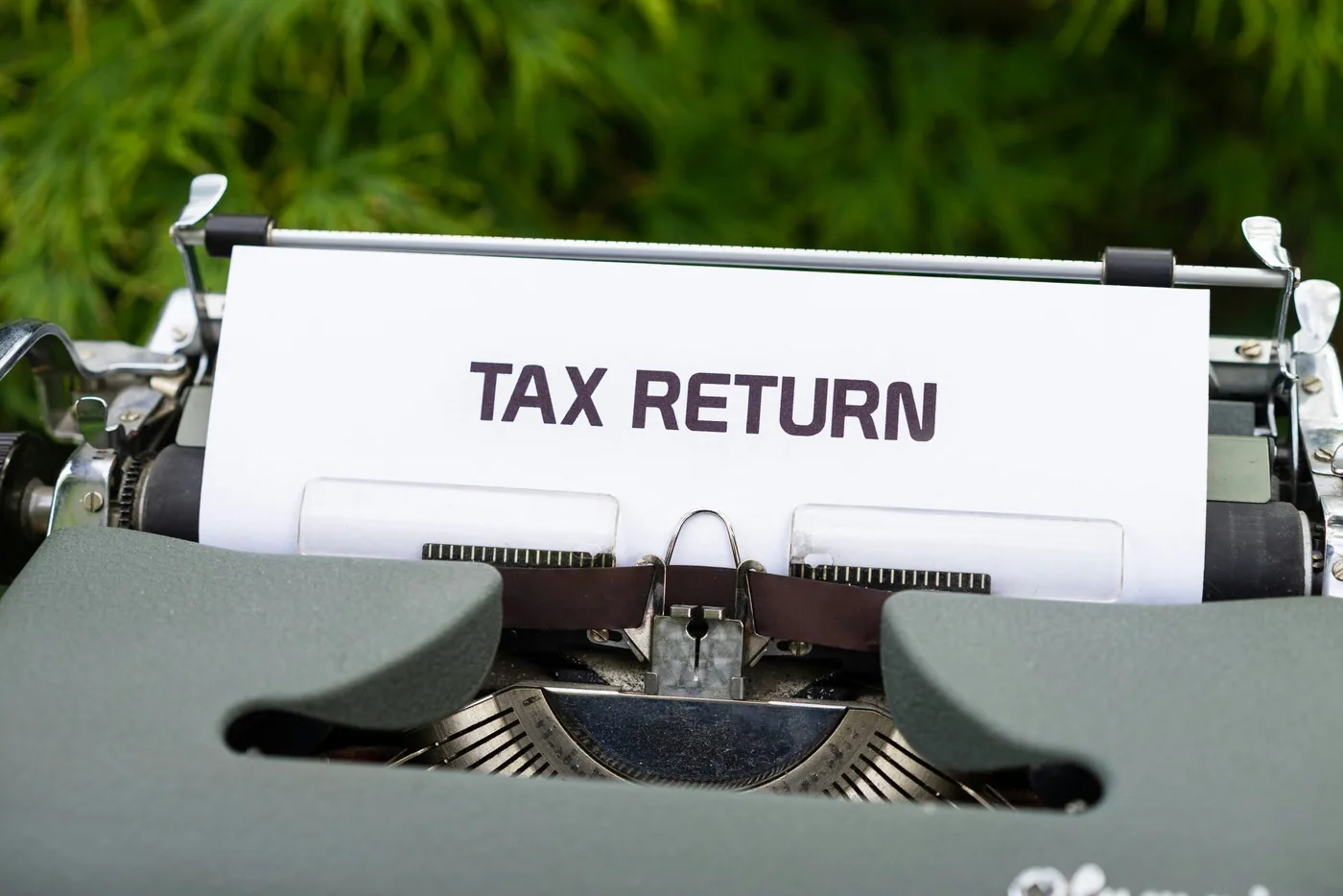 Old vs New Tax Regime for AY 2026–27: A Practical Comparison